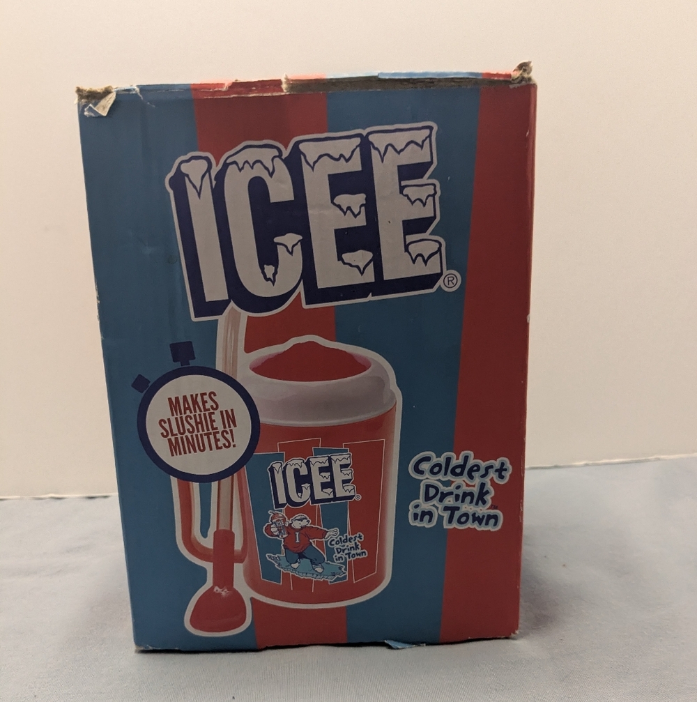 ICEE 10 oz. Plastic Slushy Freezer Mug "Coldest Drink in Town" Dome Lid W/ Box